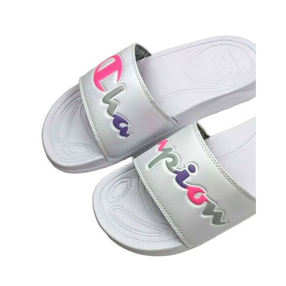 Champion Sandals  Womens Size 6  NWOB  White IPO CB Split Logo Slide Flip Flop - Picture 2 of 4